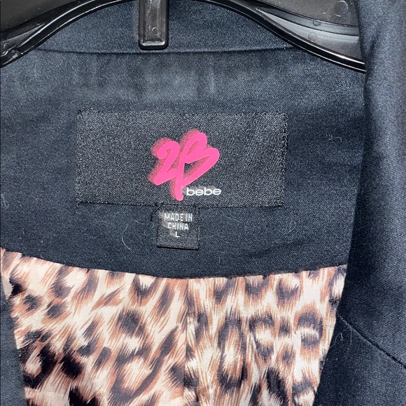 2B Bebe Black Blazer with Leopard Print Lining size Large - Picture 4 of 10